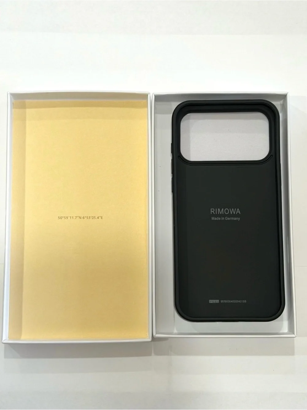 RIMOWA premium phone